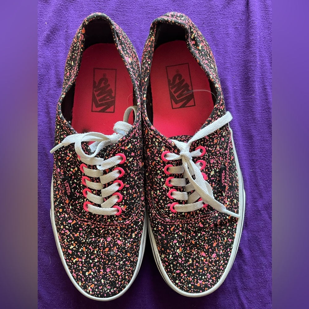 - - - Vans, unisex,  splatter paint shoes, size 10 in women’s and  8 in men